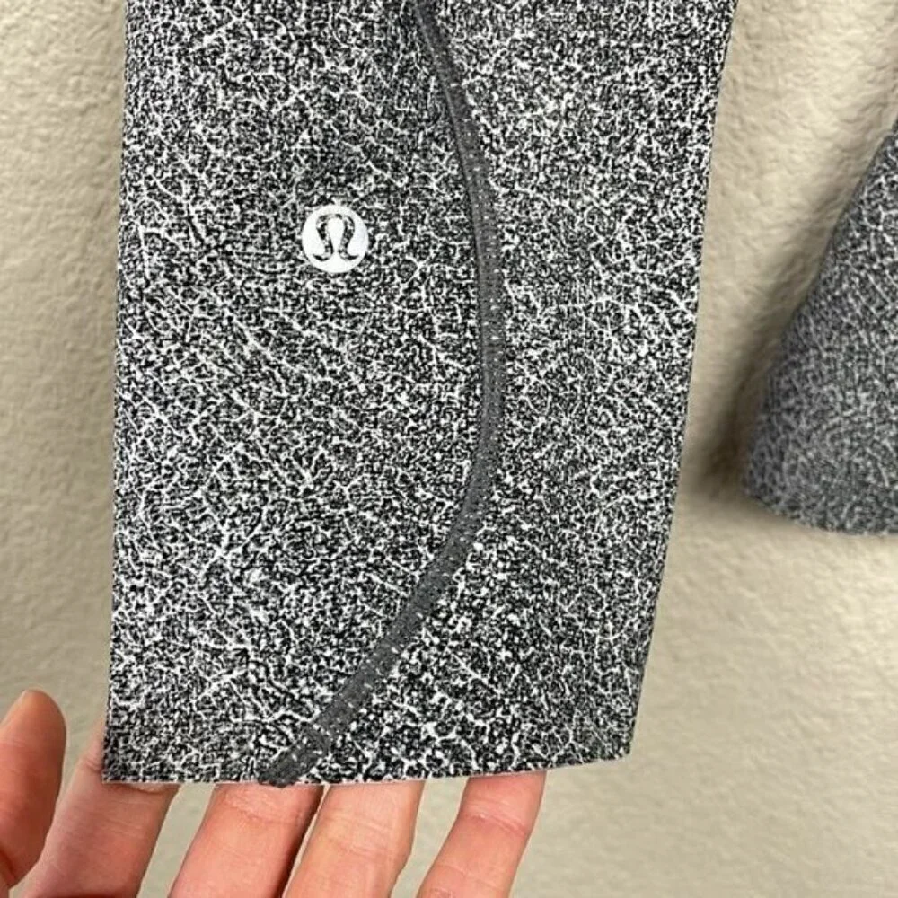Lululemon Run The Day Crop 23